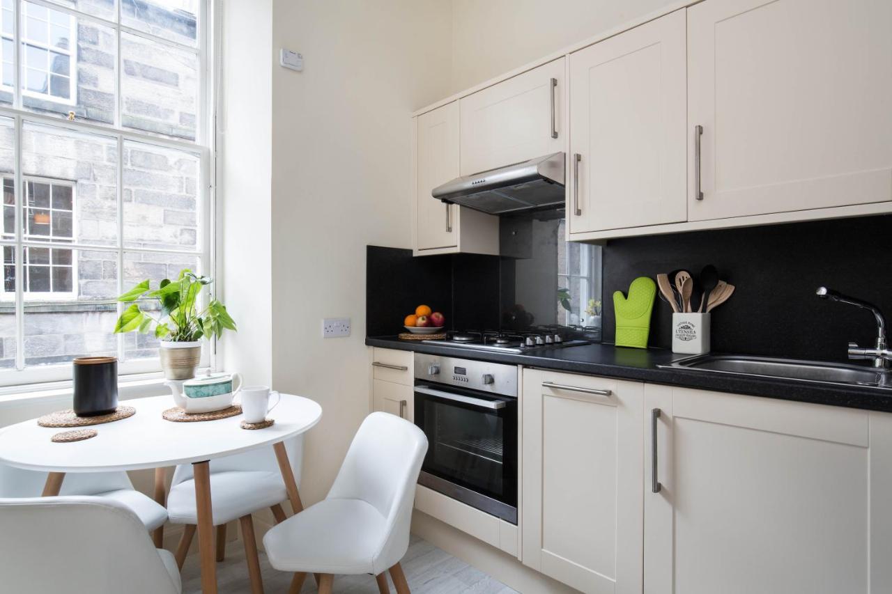 Stockbridge Two Bedroom Apartment Edinburgh Exterior photo