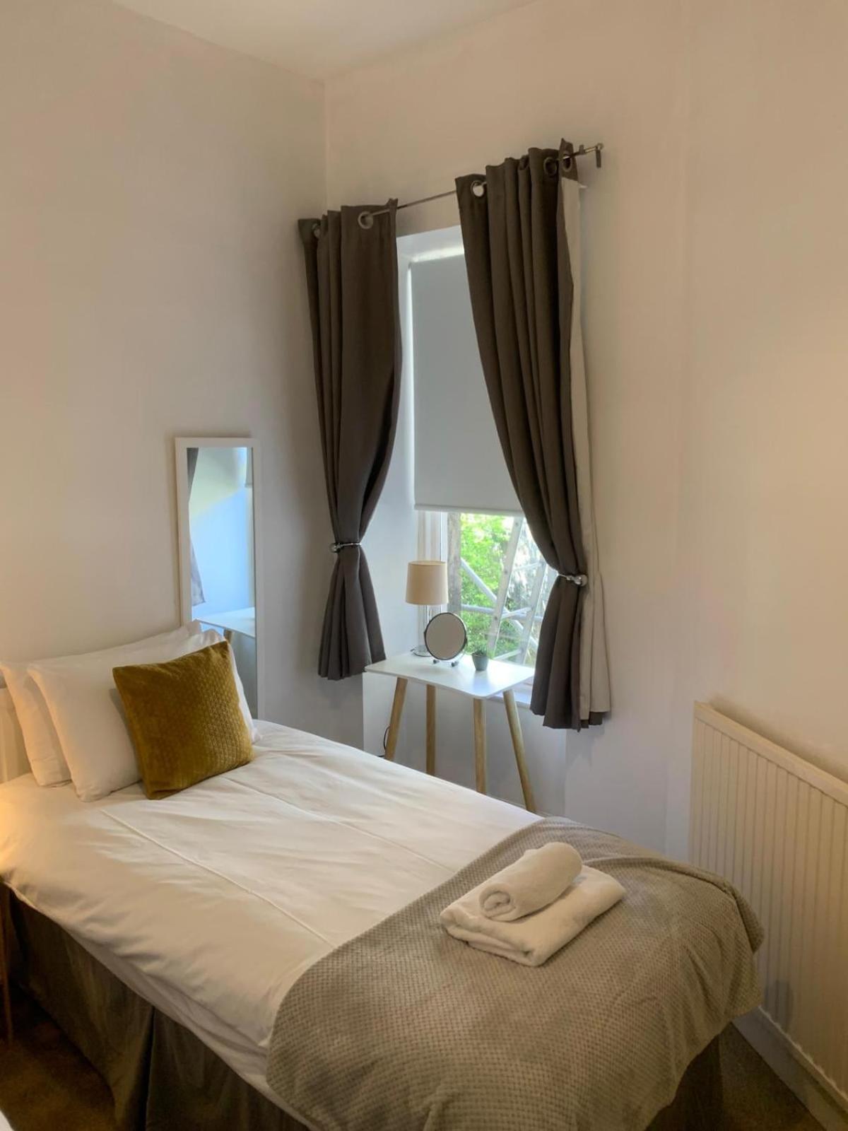 Stockbridge Two Bedroom Apartment Edinburgh Exterior photo